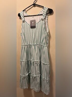 NEW. ETCYY Women' Green and White Striped Tiered Dress